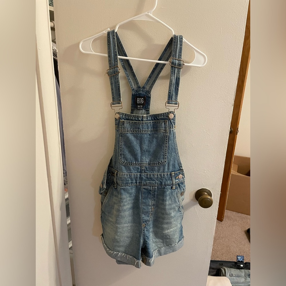 Urban Outfitters Denim overall short, XS
